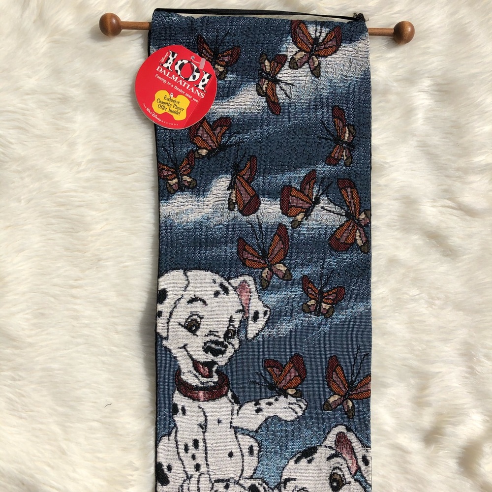 NWOT Vintage 101 Dalmatians Hanging Tapestry - Picture 3 of 5